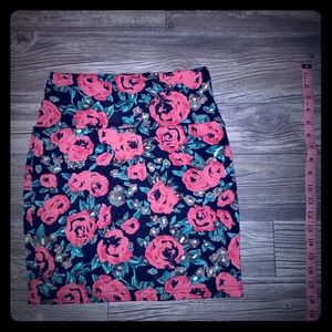 Flowered Mini Skirt ♥ ❤ 💖 💓 💕 😍